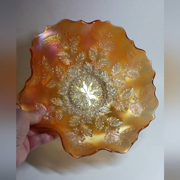 Fenton Ruffled Edge Bowl Holly Berry Marigold Carnival Glass Iridescent Leaf 9" - Picture 5 of 9